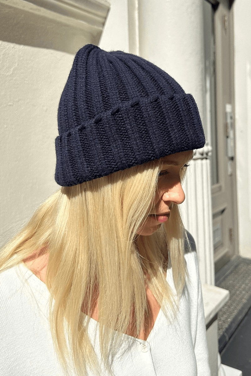 Brandy Melville Knit Beanie Classic Navy