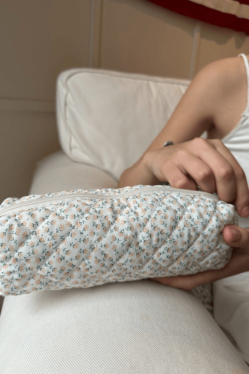 Brandy Melville Floral Makeup Bag Ivory With Pink Sage Floral