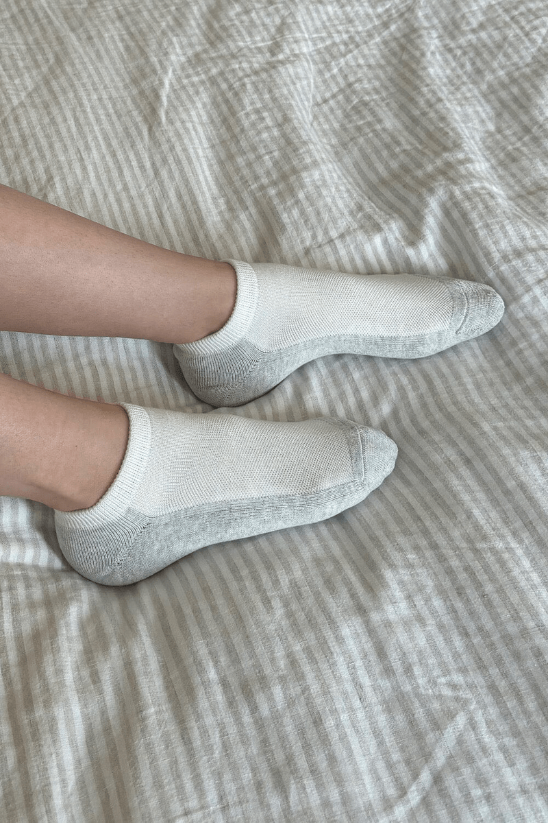 Brandy Melville Basic Ankle Socks White and Heather Grey (Do Not Enable) OK