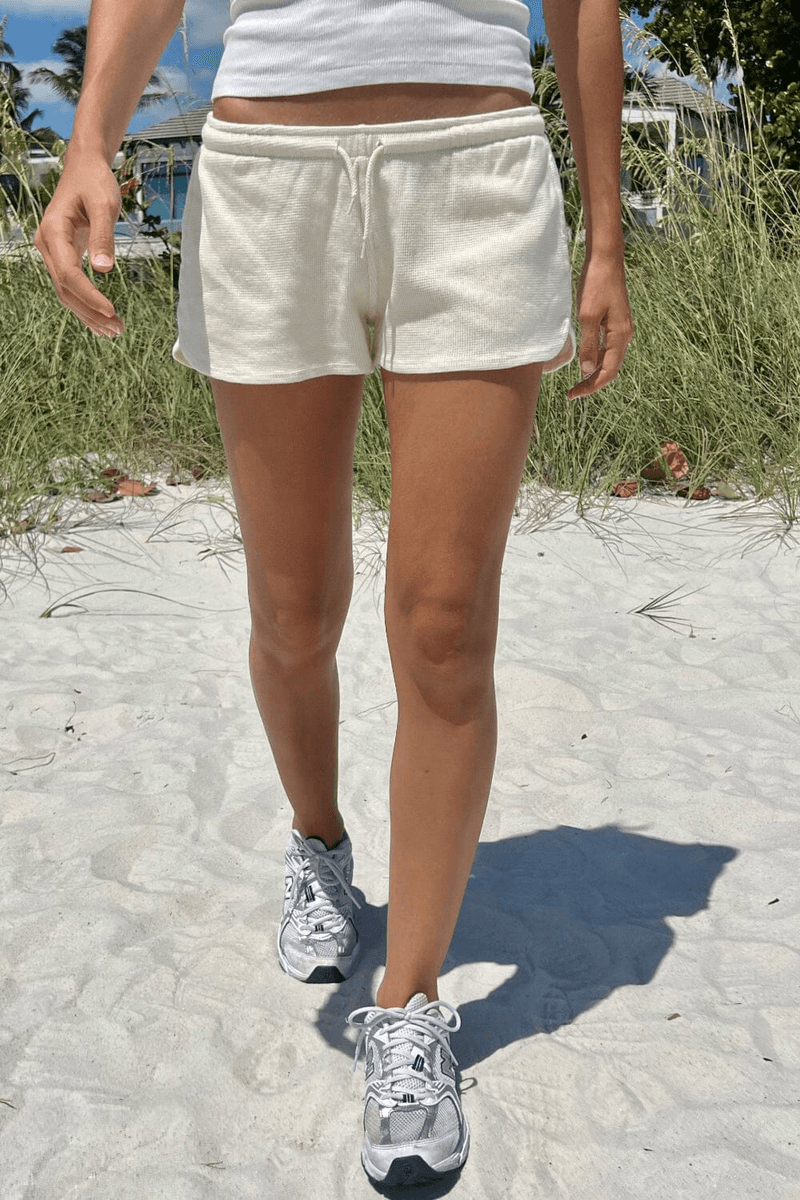 Brandy Melville Celana Pendek Thermal Musim Panas Ivory