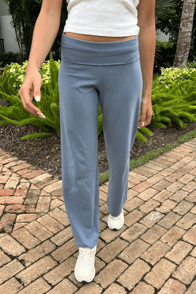 Brandy Melville Celana Priscilla Biru Navy Pudar