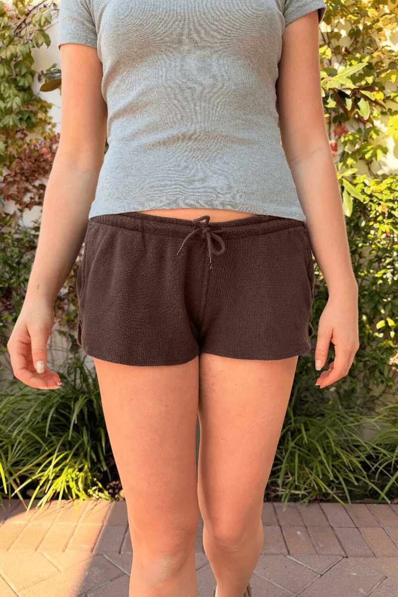 Brandy Melville Celana Pendek Thermal Musim Panas Mocha