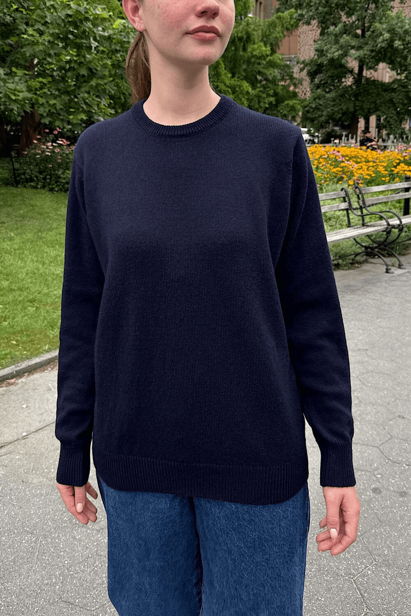 Brandy Melville Martha Sweater Wol Tebal Biru Navy