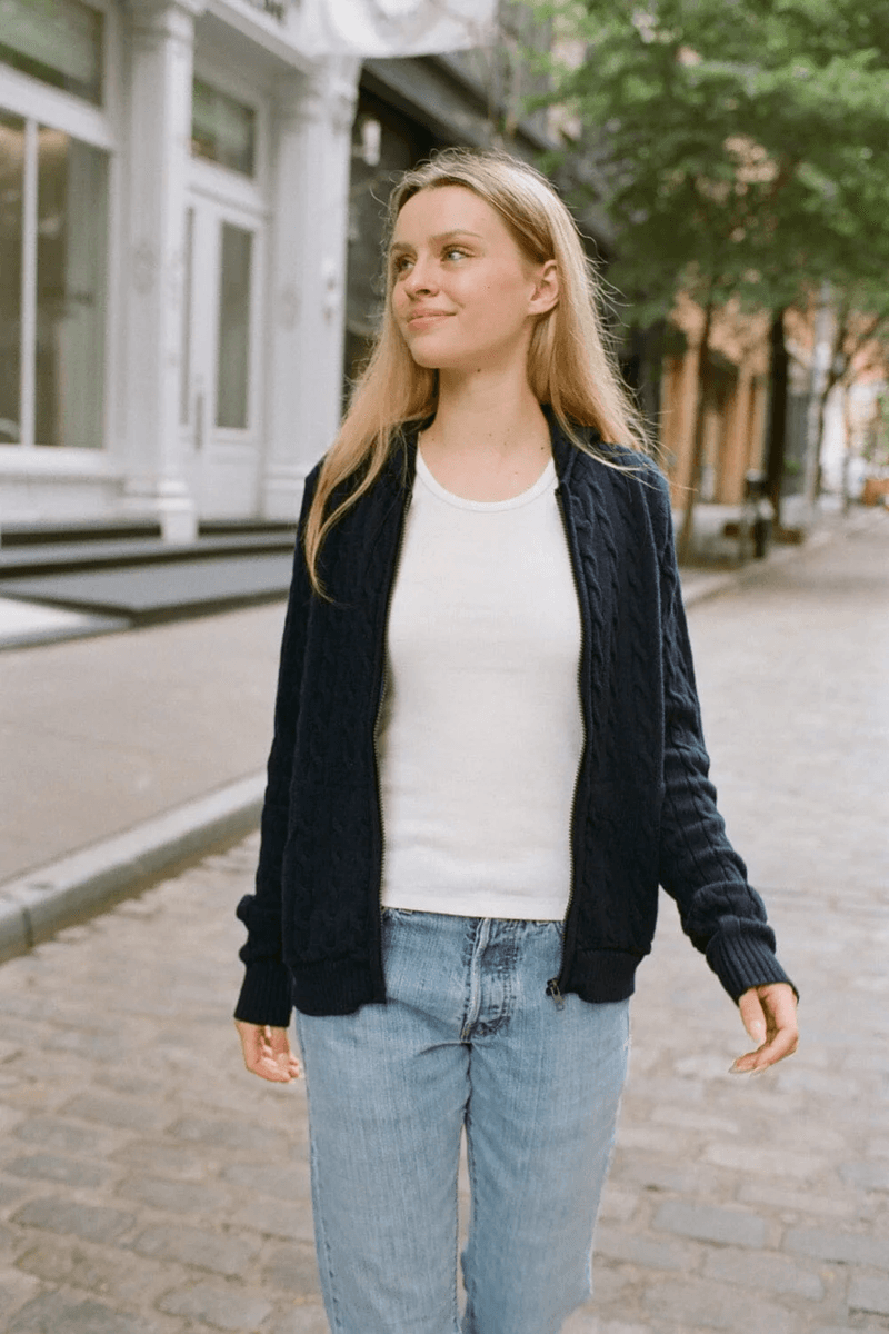 Brandy Melville Ayla Sweater Rajut Kabel Biru Navy