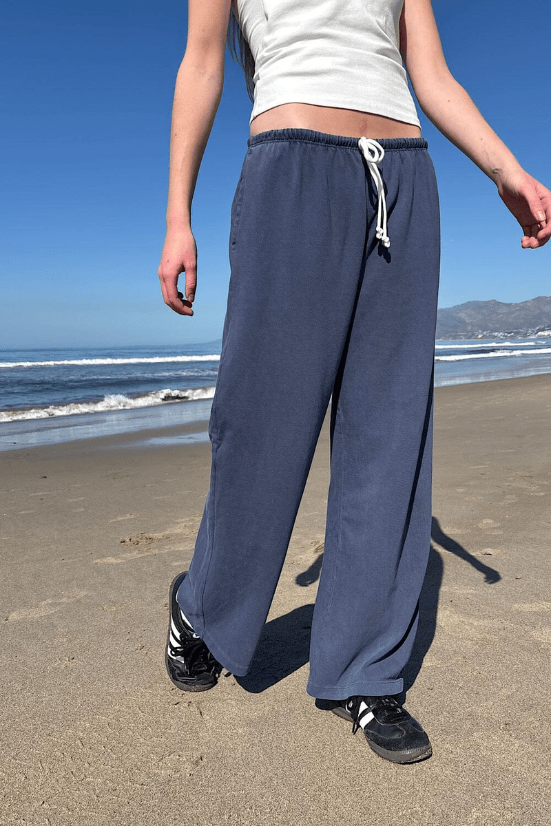 Brandy Melville Jesienne Spodnie Dresowe Z Wiązaniem W Wyblakłym Niebieskim Kolorze