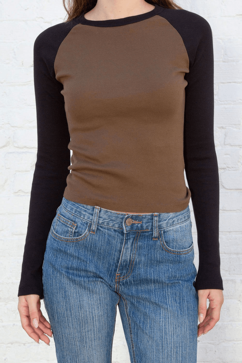 Brandy Melville Bella Top Coklat Dan Hitam (jangan Aktifkan) Ok