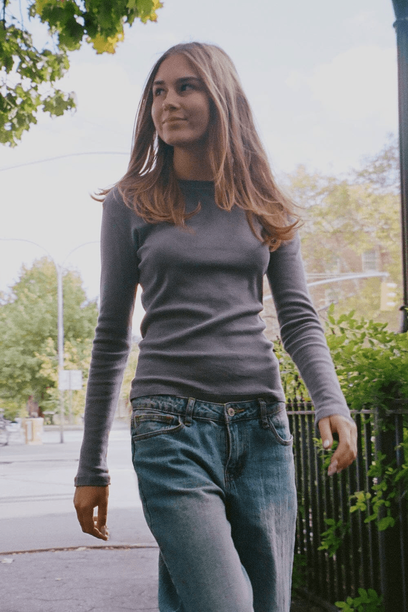 Brandy Melville Ainsley Top Vybledlá Námořnická Modrá