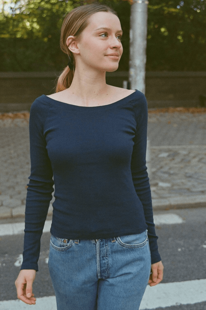 Brandy Melville Camila Top Bleu Marine