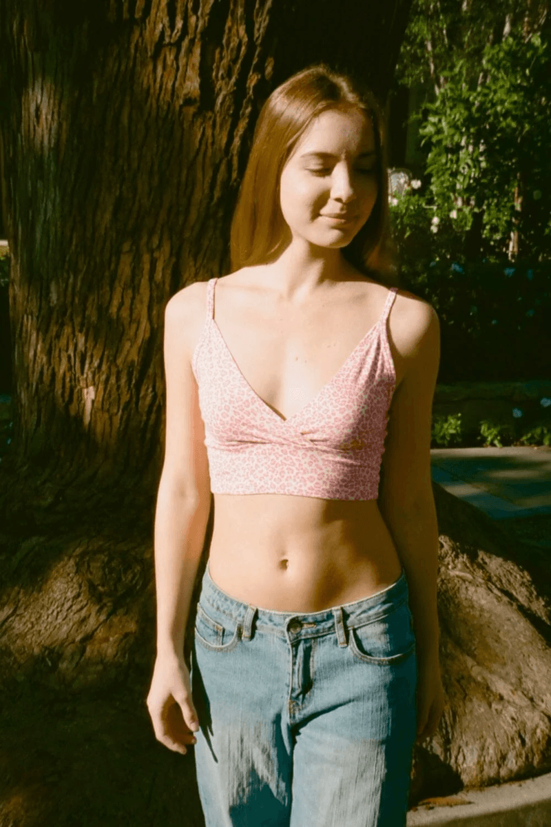 Brandy Melville Amara Růžový Leopardí Top Bílý S Růžovým Leopardím Potiskem