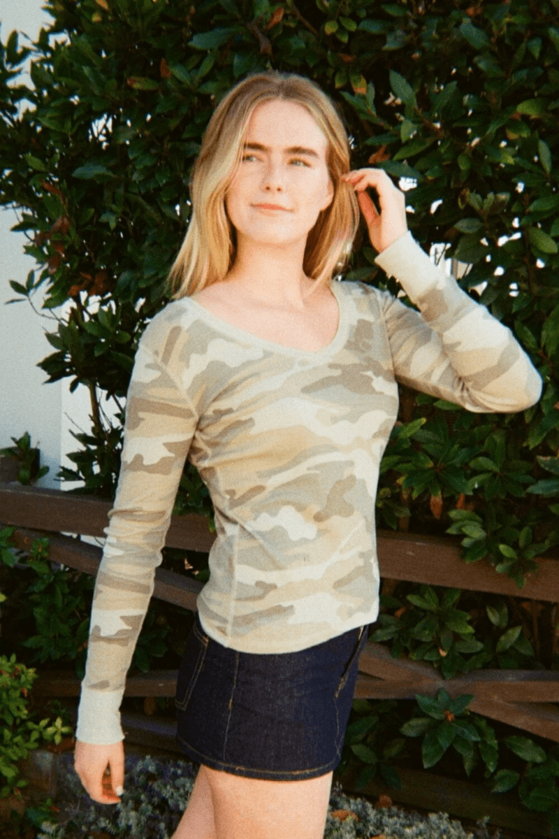Brandy Melville Tania Lichte Camouflage Top Lichte Camouflage