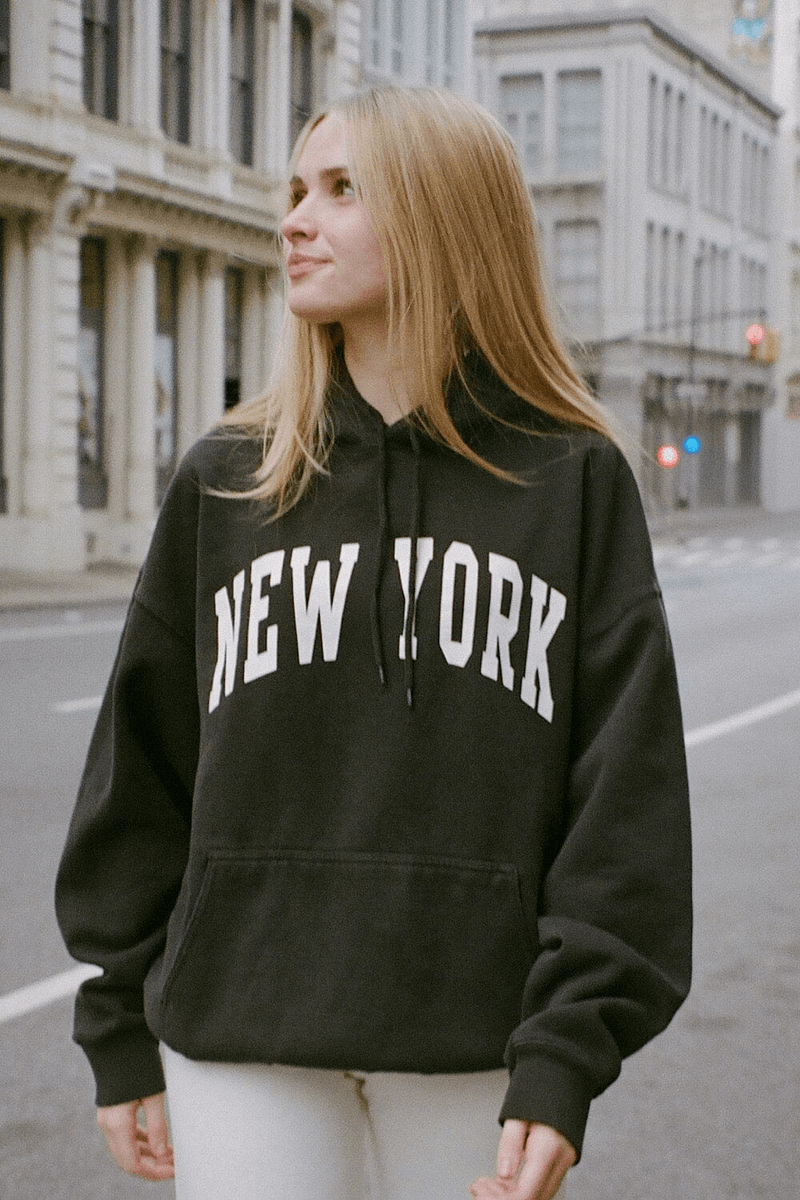 Brandy Melville Christy New York Kapüşonlu Siyah