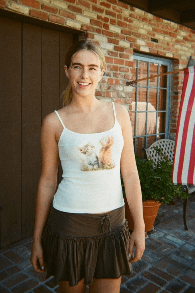 Brandy Melville Skylar Gatinhos Regata Com Babados Branca