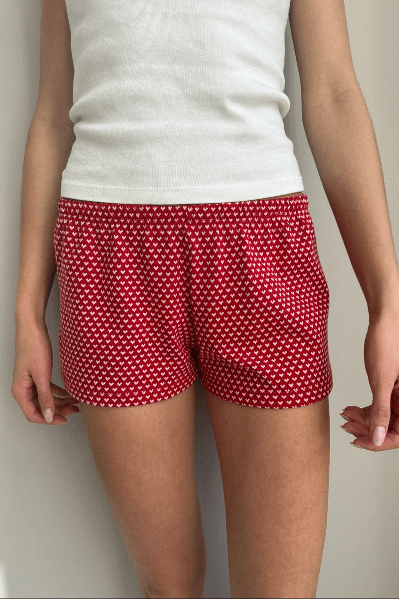 Brandy Melville Emery Hearts Shorts Merah Dengan Hati Putih